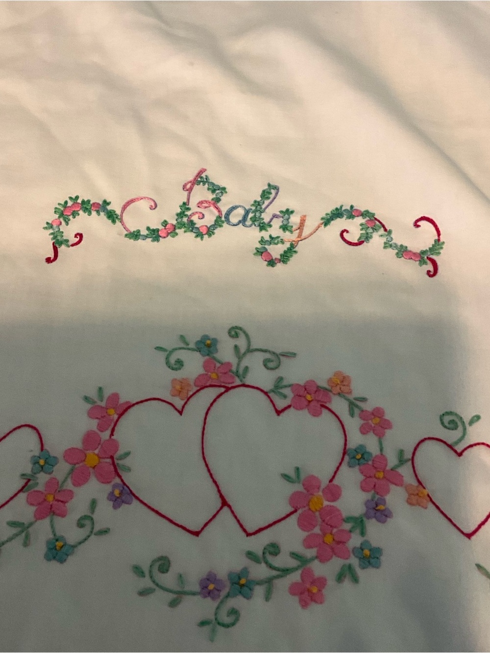 Hand Embroidered White Cotton Baby Blanket with Floral Hearts - Picture 4 of 4